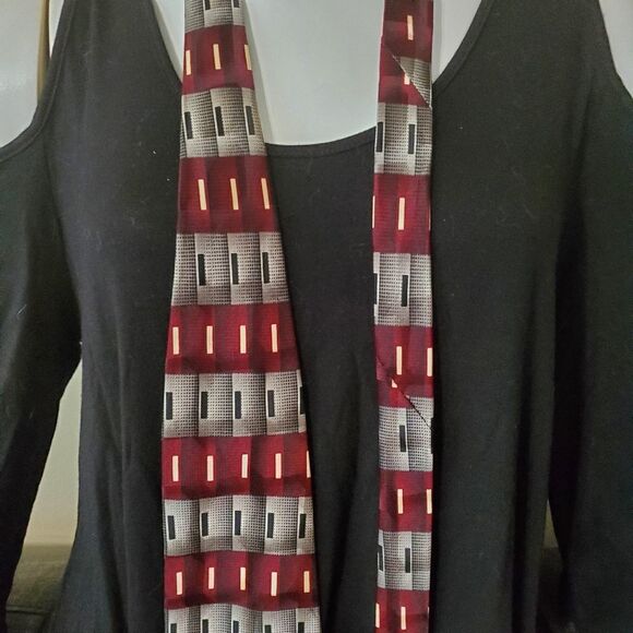 Valerio Garati Red, Gray, Black, & Cream Silk Tie - Picture 2 of 5